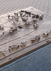 2026m. Tuskulėnų rimties parko maketas, Vilnius. Bronza, granitas. h - 80cm.